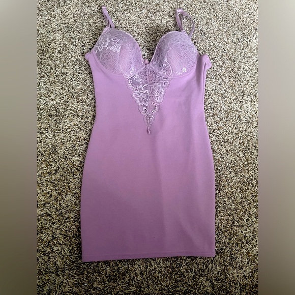 Purple lace mini dress 👗 in perfect condition - Picture 3 of 3